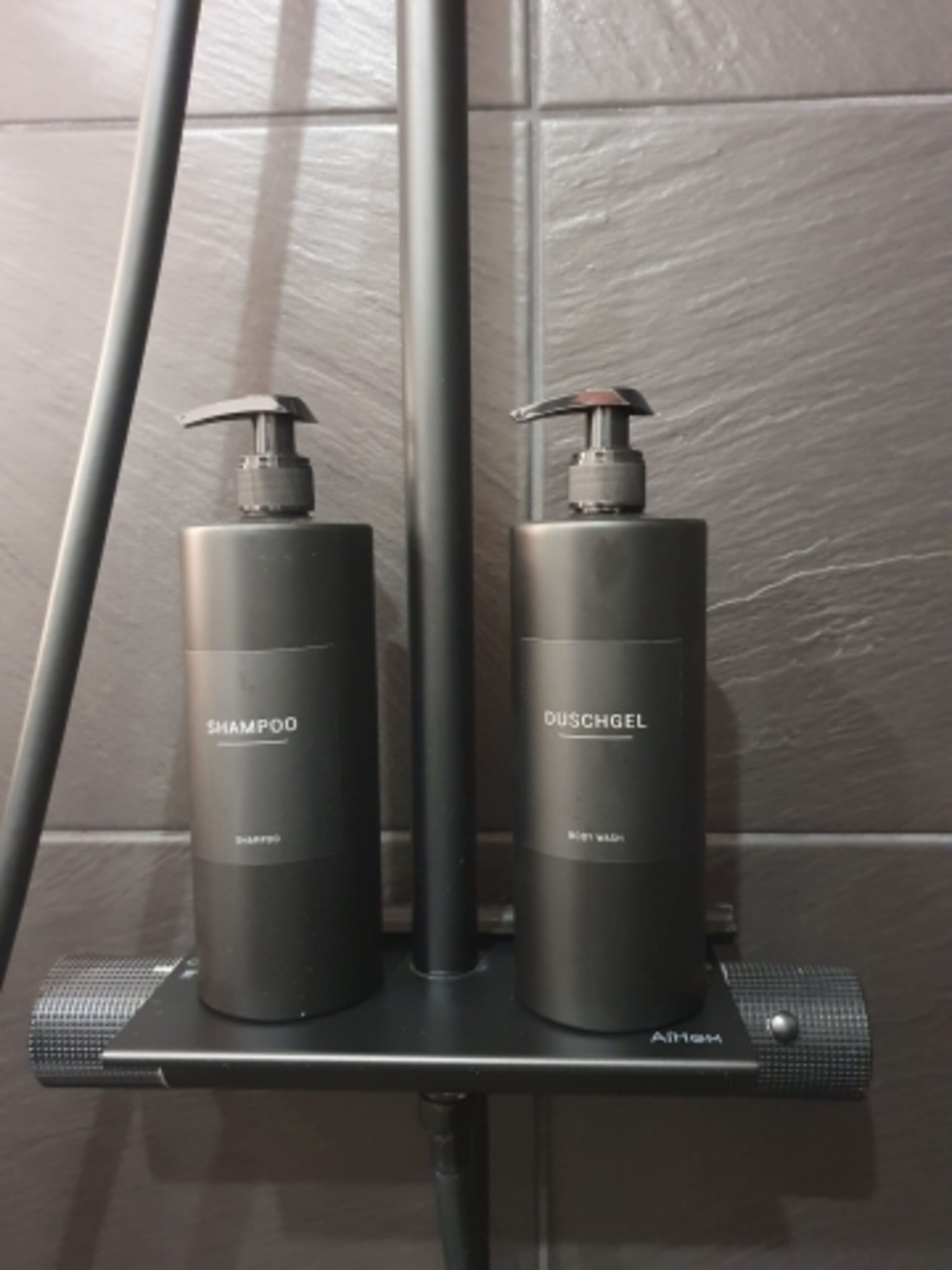 Shampoo und Duschgel stellen wir Ihnen kostenfrei zur Verfügung