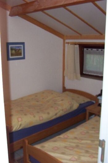 Schlafzimmer mit 2 Einzelbetten