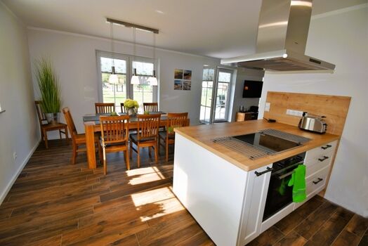 Küche mit Essbereich