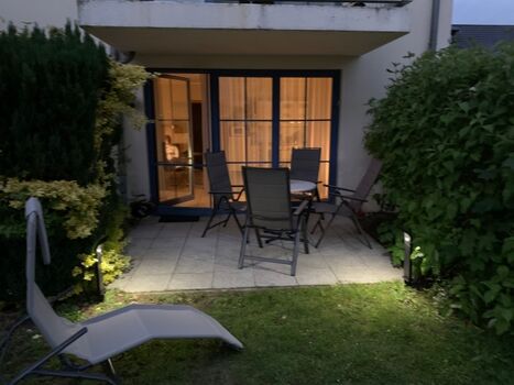 Eine Terrasse und Garten gehören ebenfalls zur Ferienwohnung