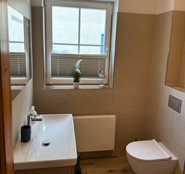 Helles Badezimmer