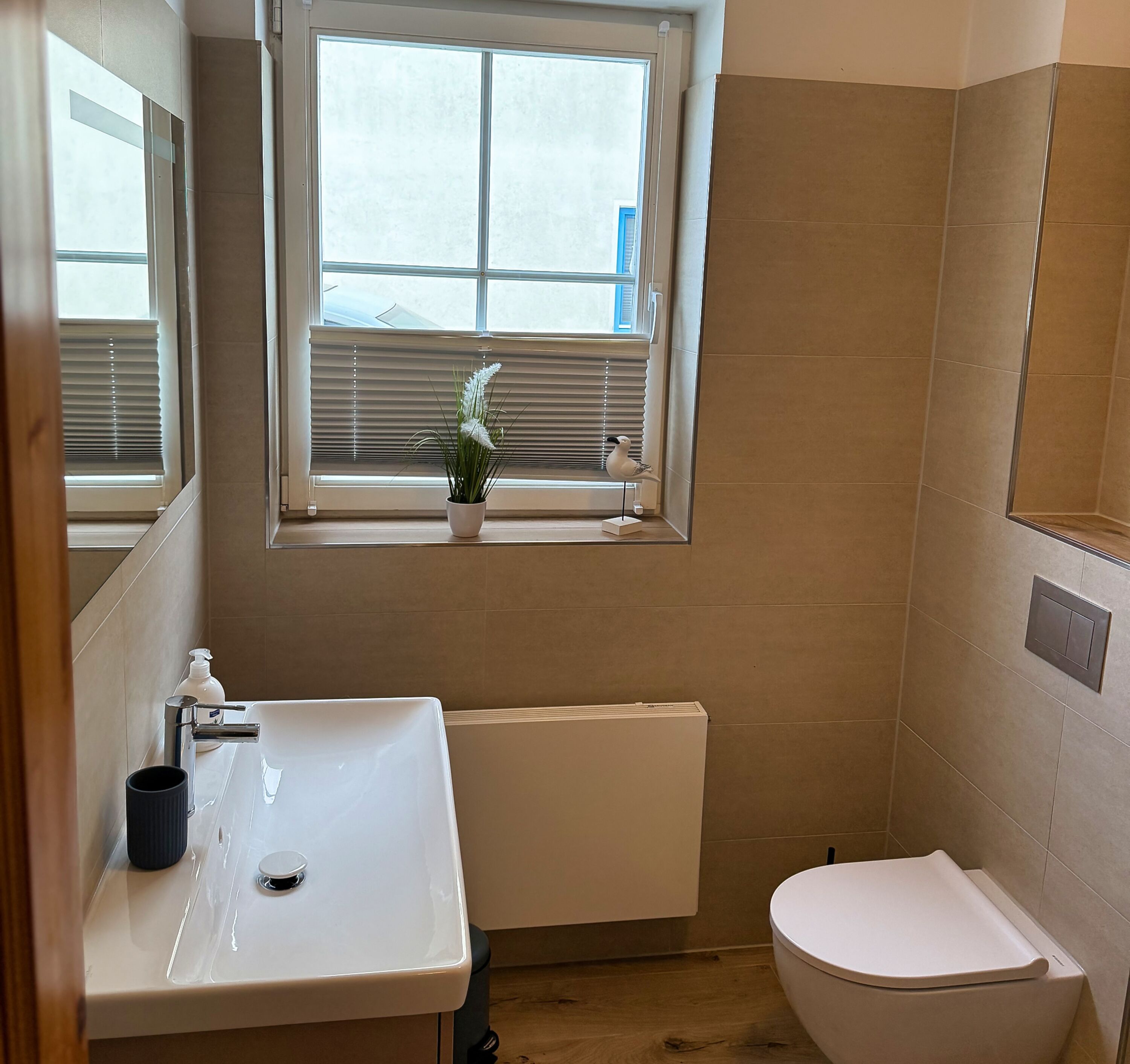 Helles Badezimmer