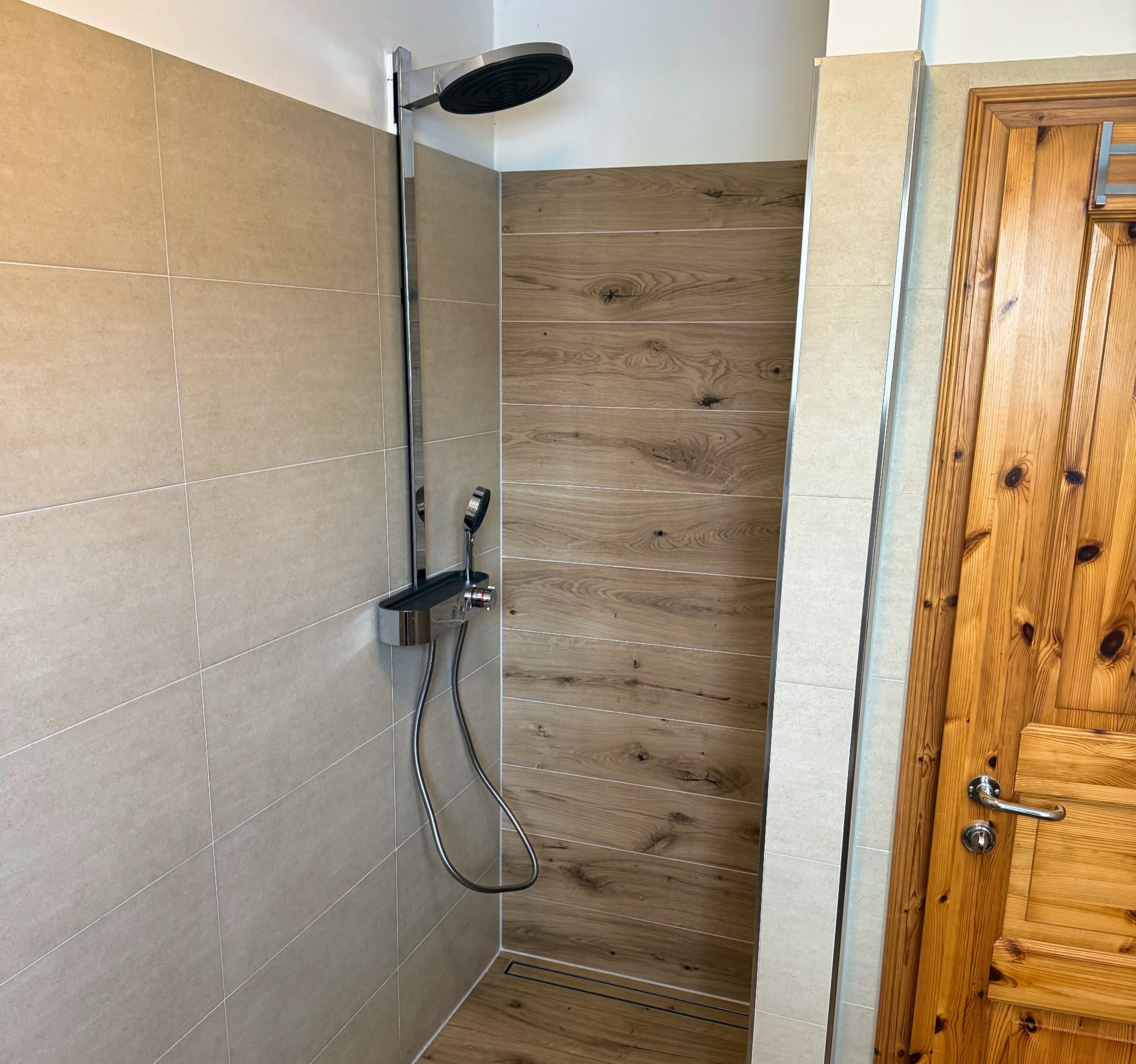 Mit bodengleicher Dusche