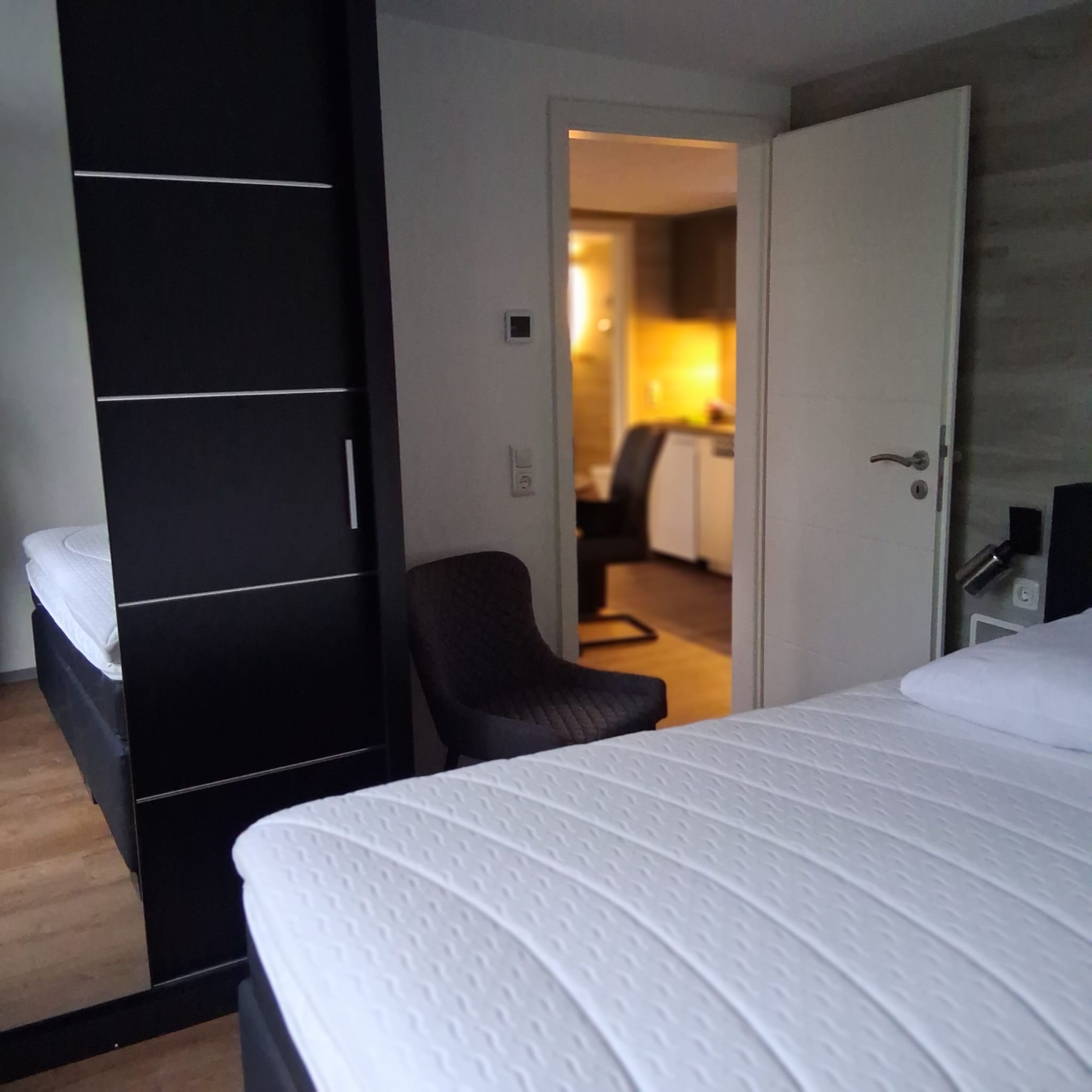Schlafzimmer 1