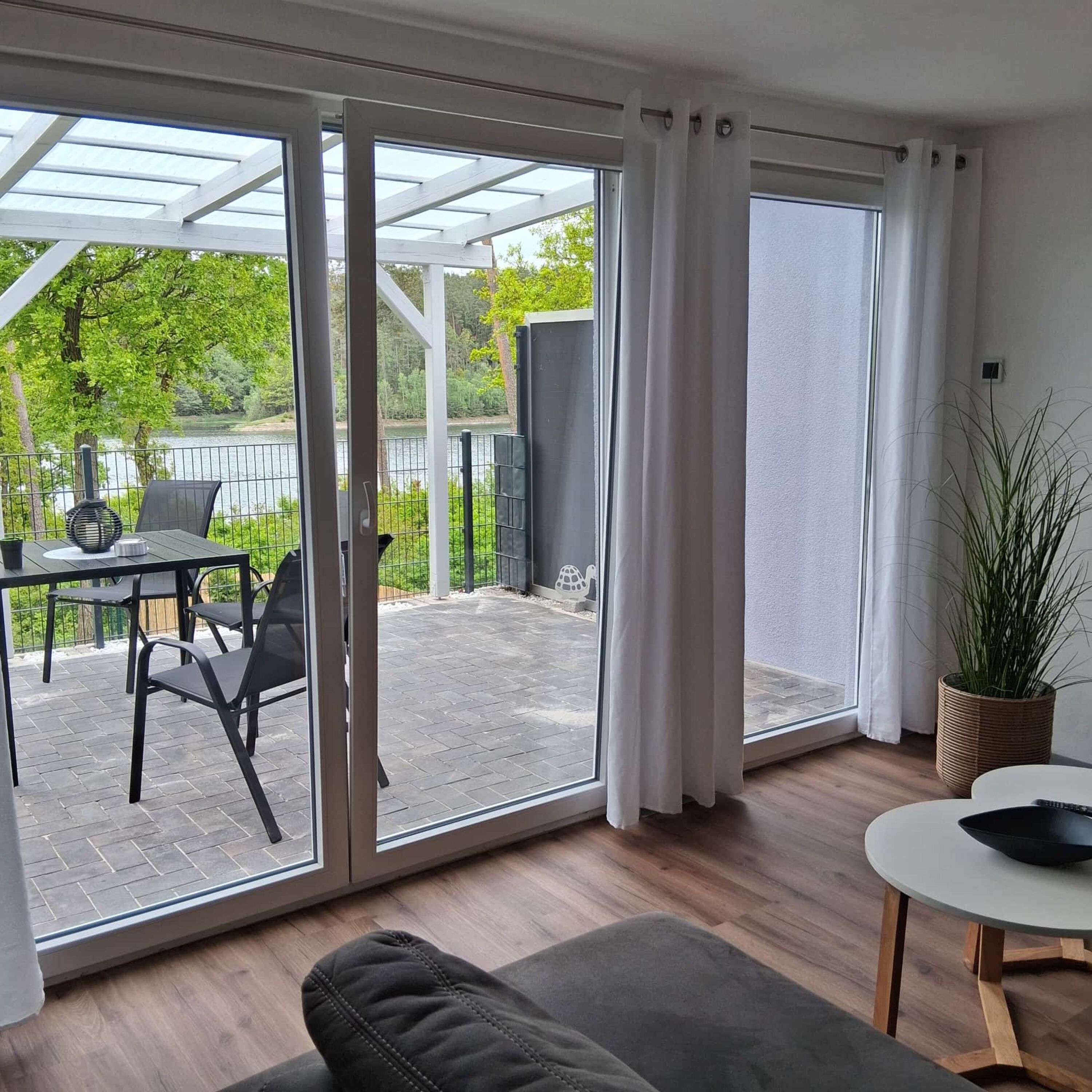 Terrasse mit Seeblick