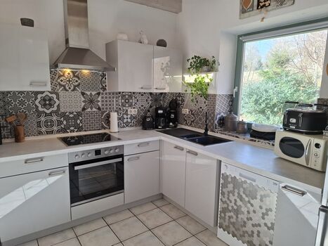 hochwertige, voll ausgestattete,offene Nolte Küche