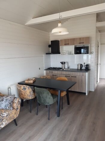 Küche mit Essbereich