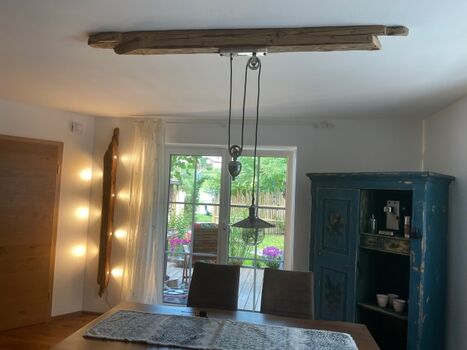 exklusive Einrichtung mit Altholz