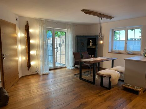 Essbereich mit Ausgang zum Garten