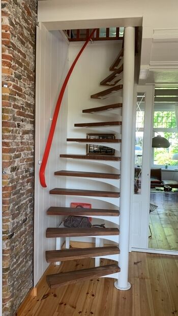 Treppe zu den Schlafzimmern u. Bad