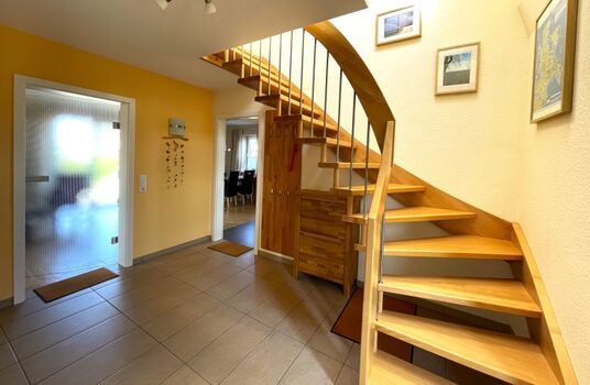 großzügiger  Eingang