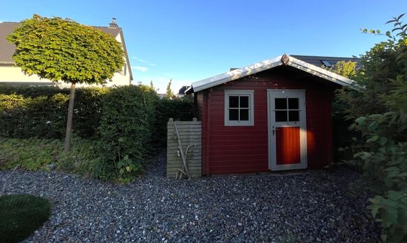 große Gartenhütte für Fahrräder und sonstiges