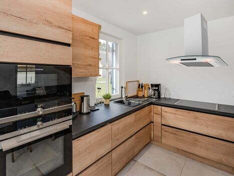 Die moderne Küche bietet alles für den täglichen Bedarf