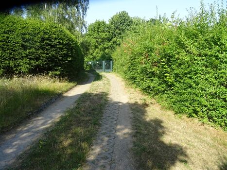 Haupteingang zur Gartenanlage