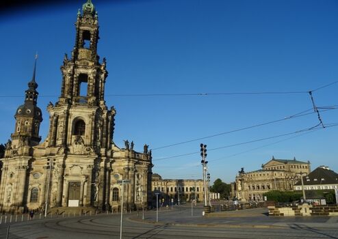 Hofkirche am Schloßplatz