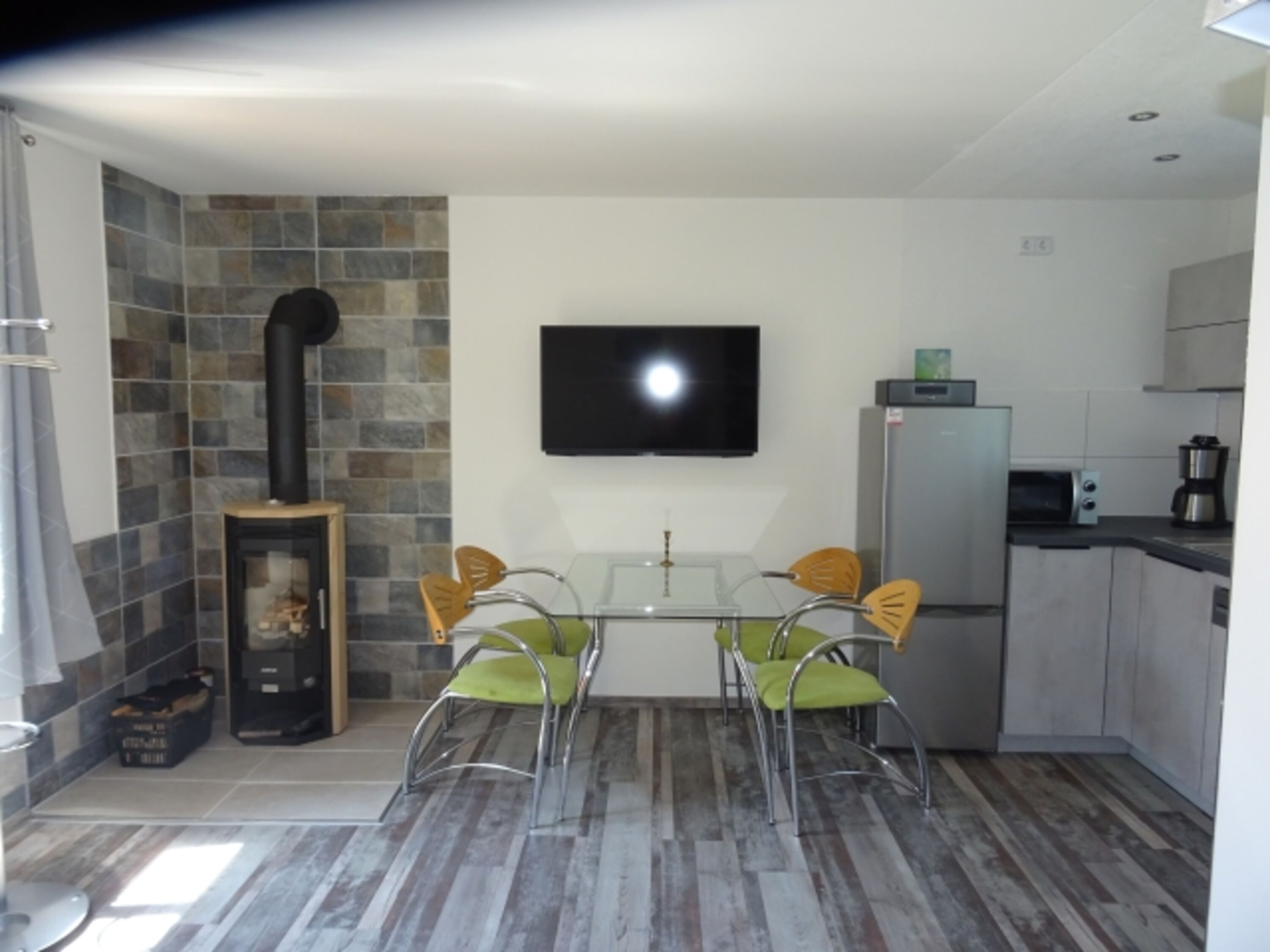 Wohnzimmer mit Kaminofen