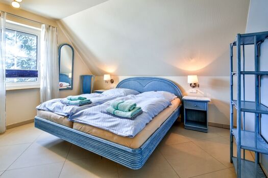 Schlafzimmer Ostseite mit Doppelbett