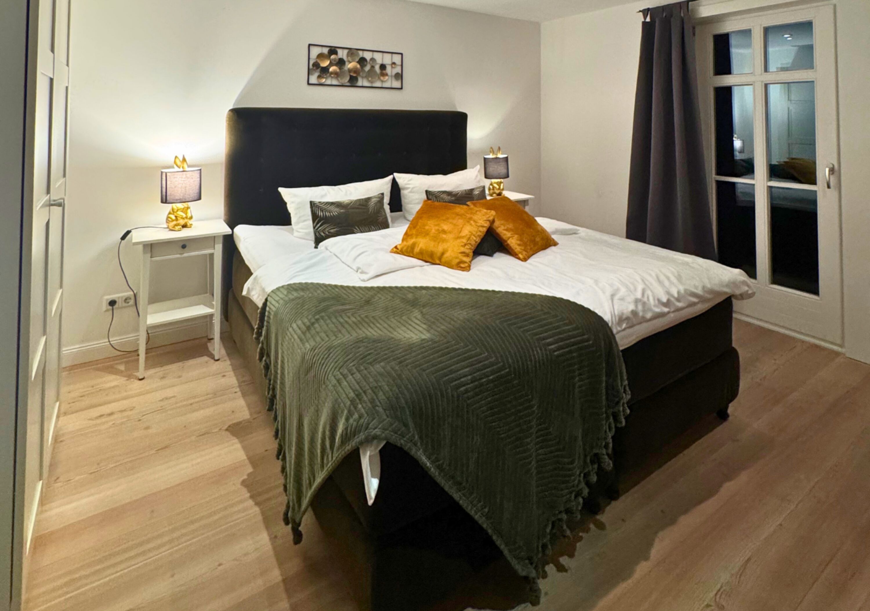 Schlafzimmer 4 mit Zugang zum Balkon