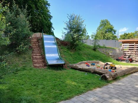 Kinderspielplatz im Garten
