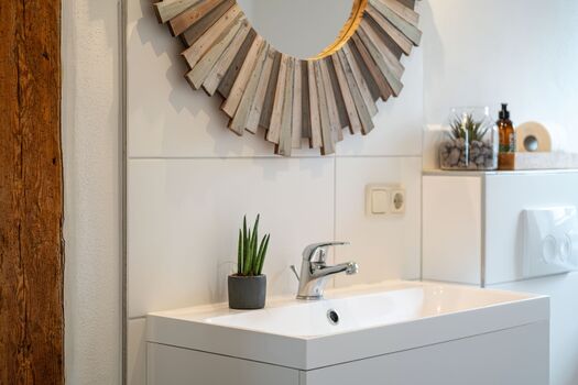 Bad mit Fußbodenheizung, Dusche, Waschmaschine