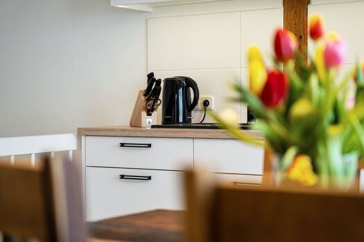 Schöner Essbereich mit Platz für vier und Meerblick