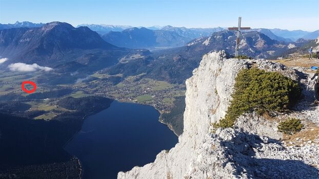 Phantastische Lage unseres Apartmenthauses zwischen Dachstein und Totem Gebierge