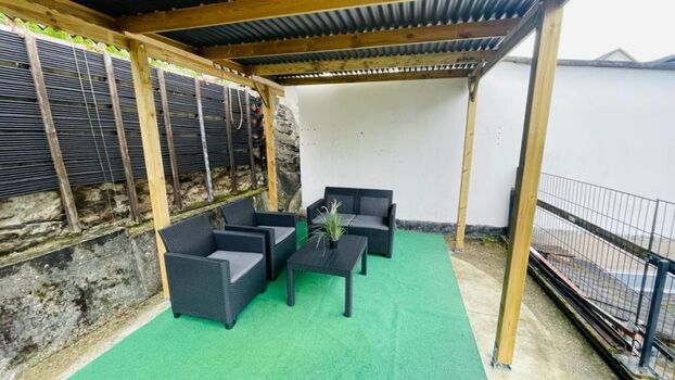 überdachte Gemeinschafts-Terrasse