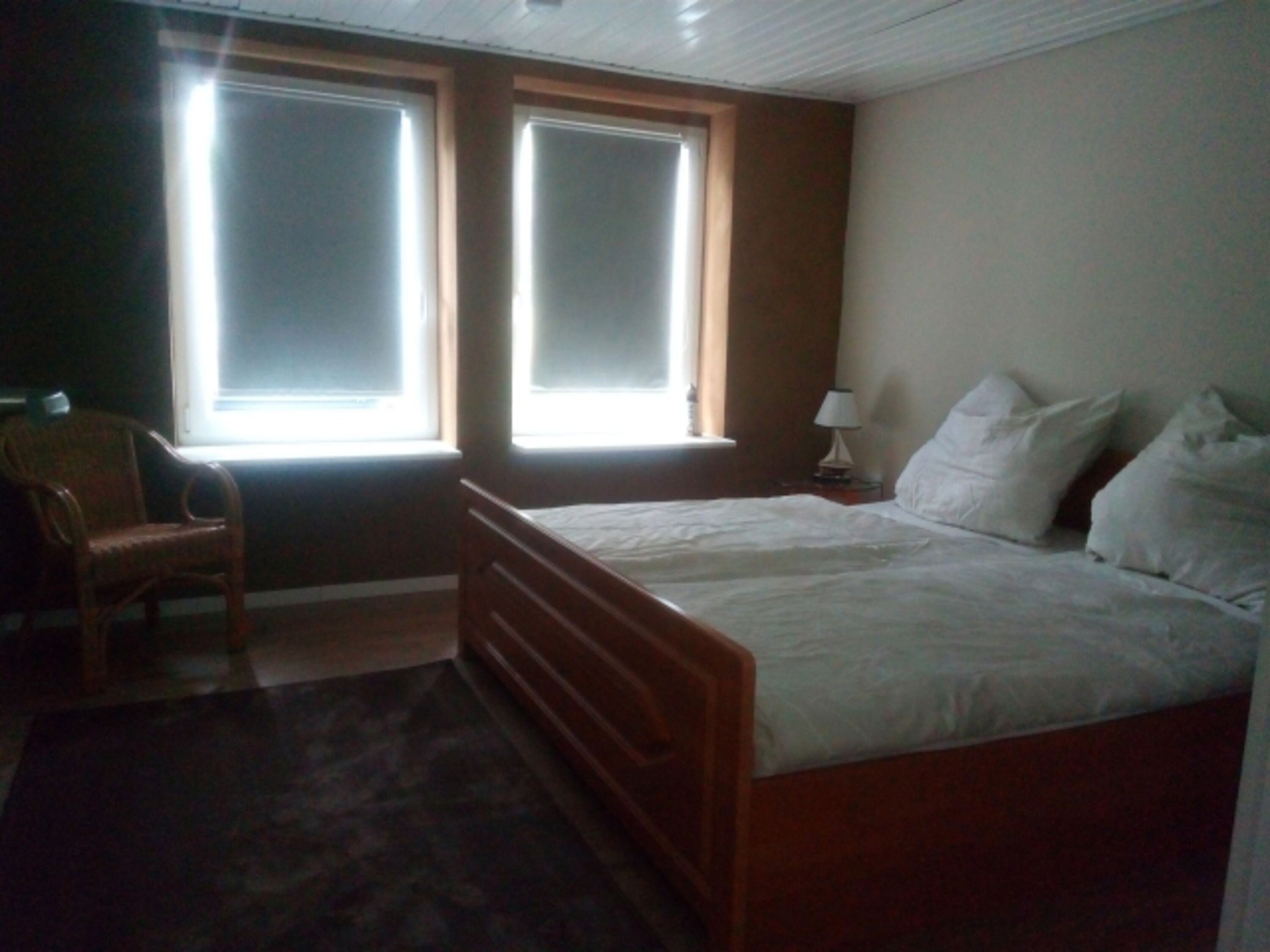 Schlafzimmer mit Doppelbett