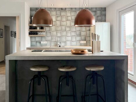 TIDE4 Ferienwohnung Amrum Apartment 8 Kücheninsel mit Bar