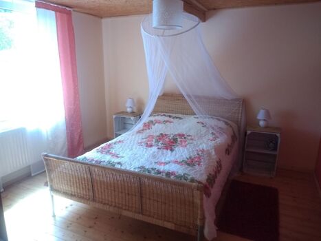 Schlafzimmer 1 mit Doppelbett