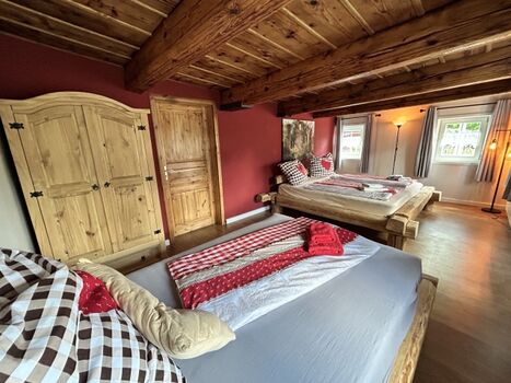 Grosses Schlafzimmer