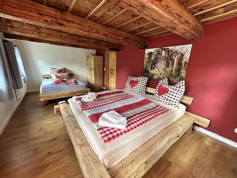 Grosses Schlafzimmer