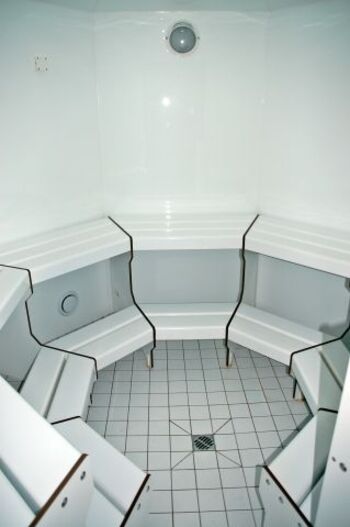 Großes 'Familiendampfbad' in der Urlaubsanlage