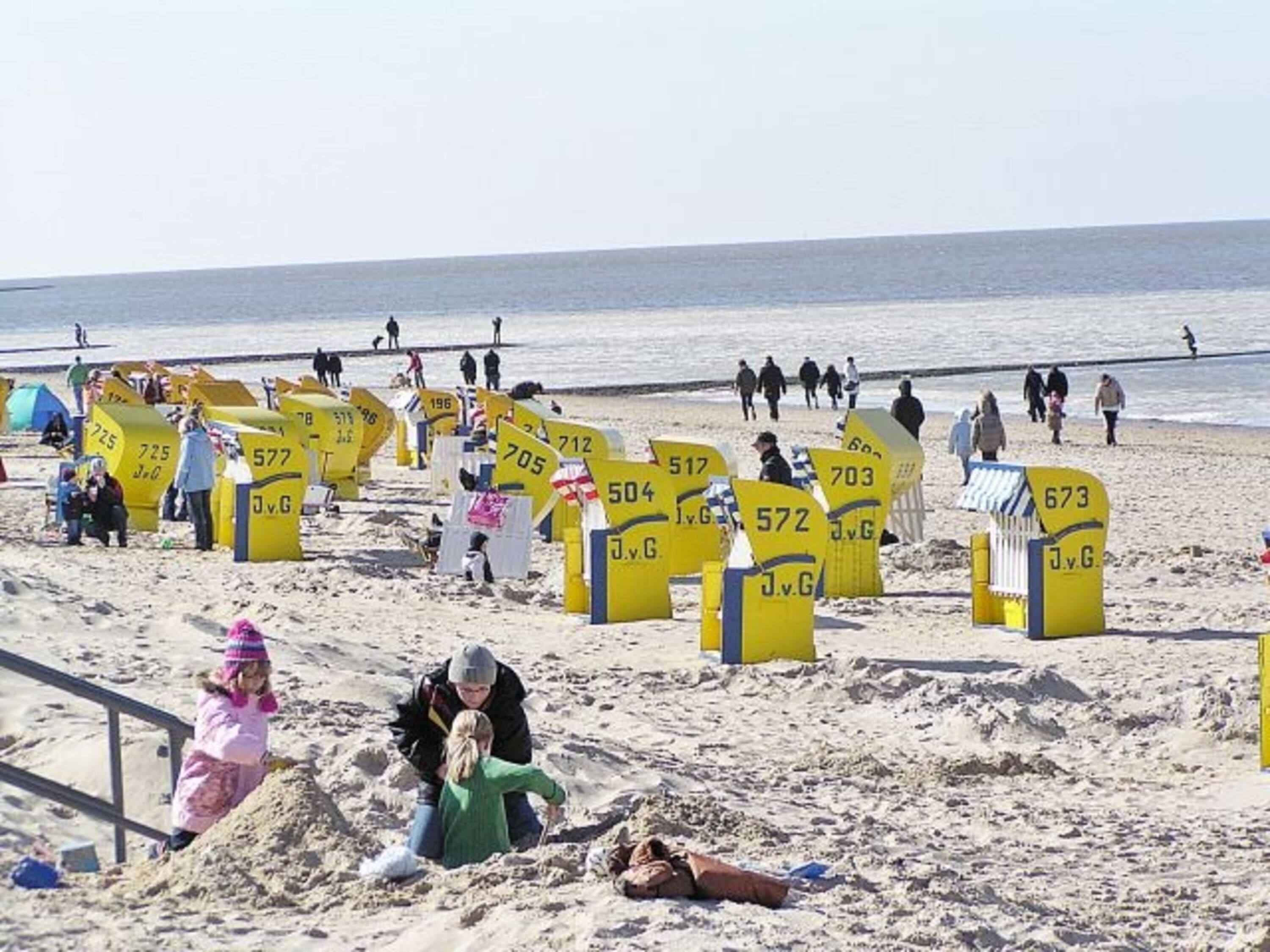 Auch im Herbst und Winter schön: der kilometerlange Duhner Nordseestrand