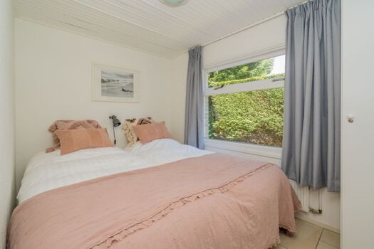 Schlafzimmer 1 mit 2 Einzel Boxspringbetten