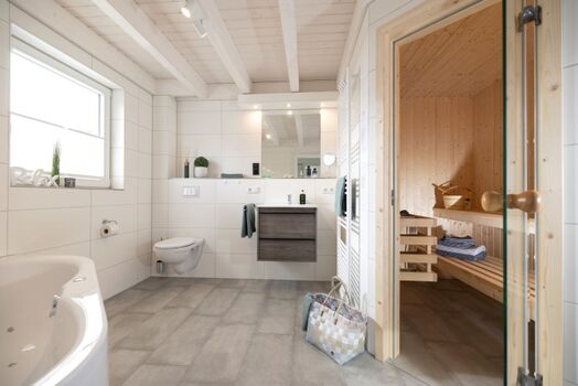 Haus Nordwald - das Bad im Erdgeschoss