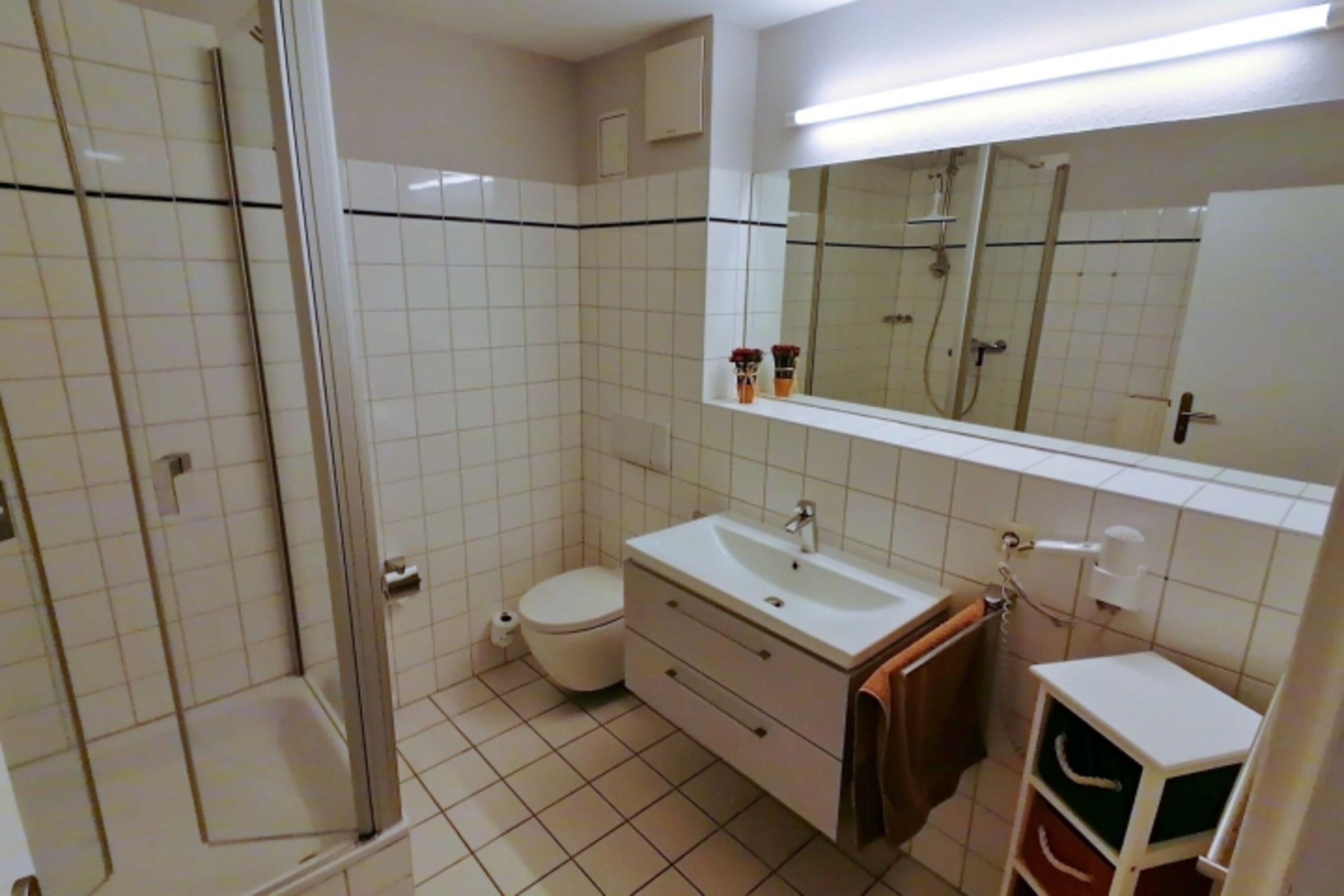Duschbad mit WC und Fön