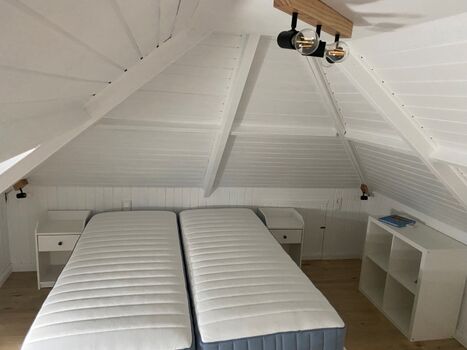 Zimmer im Dachgeschoss Doppelbett 160 Breit 