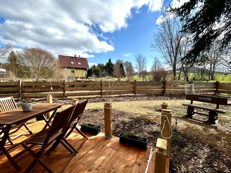 Terrasse mit Breiteberg im Hintergrund