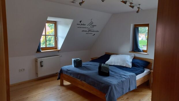 Schlafzimmer 2