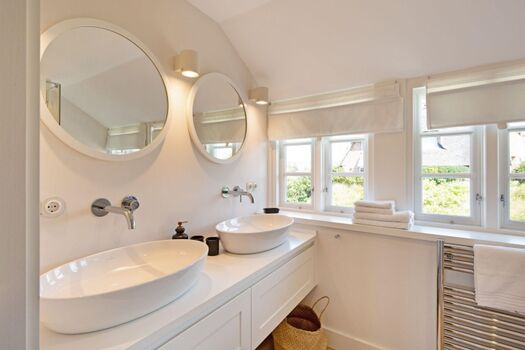 Badezimmer eins im OG