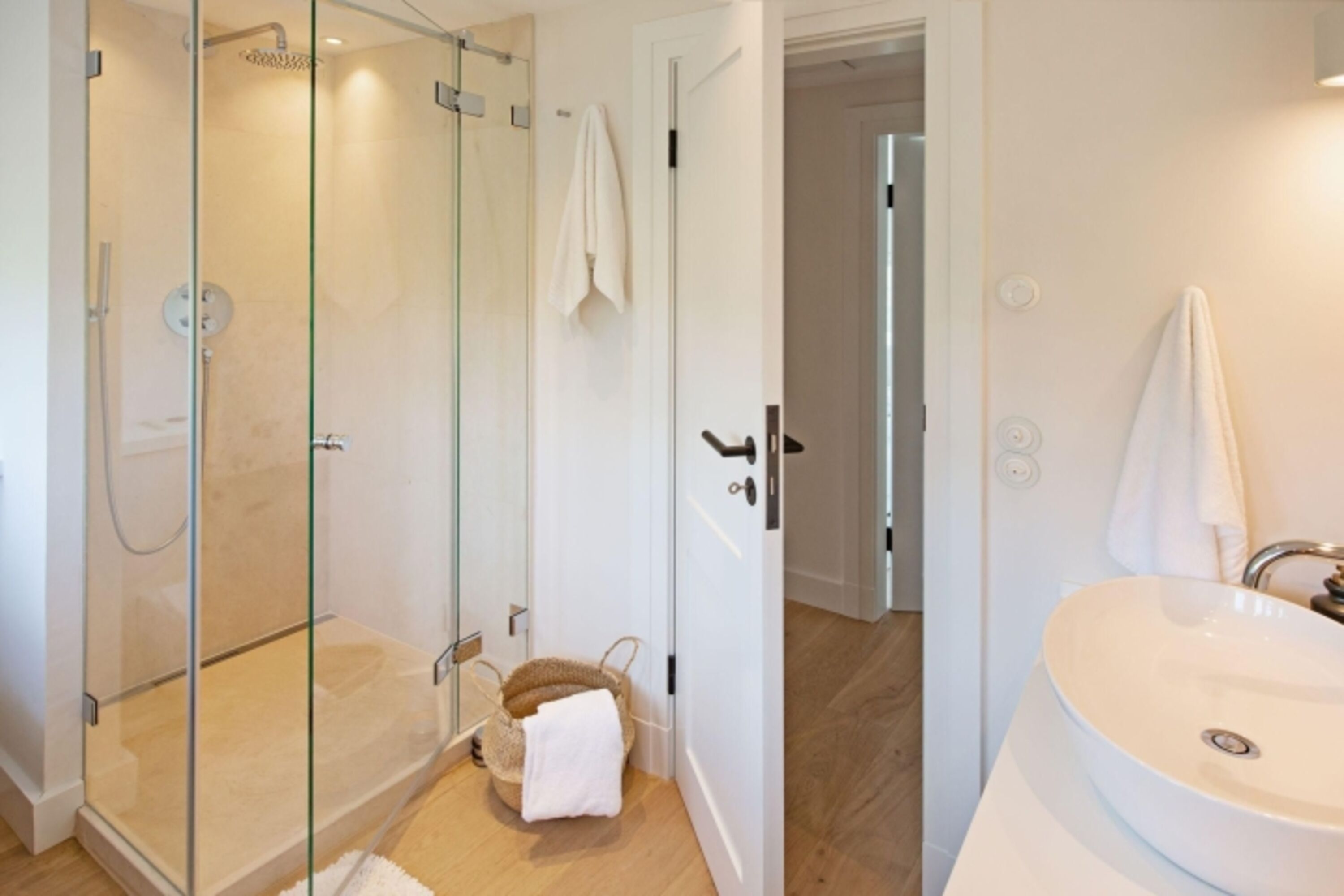 Badezimmer eins im OG