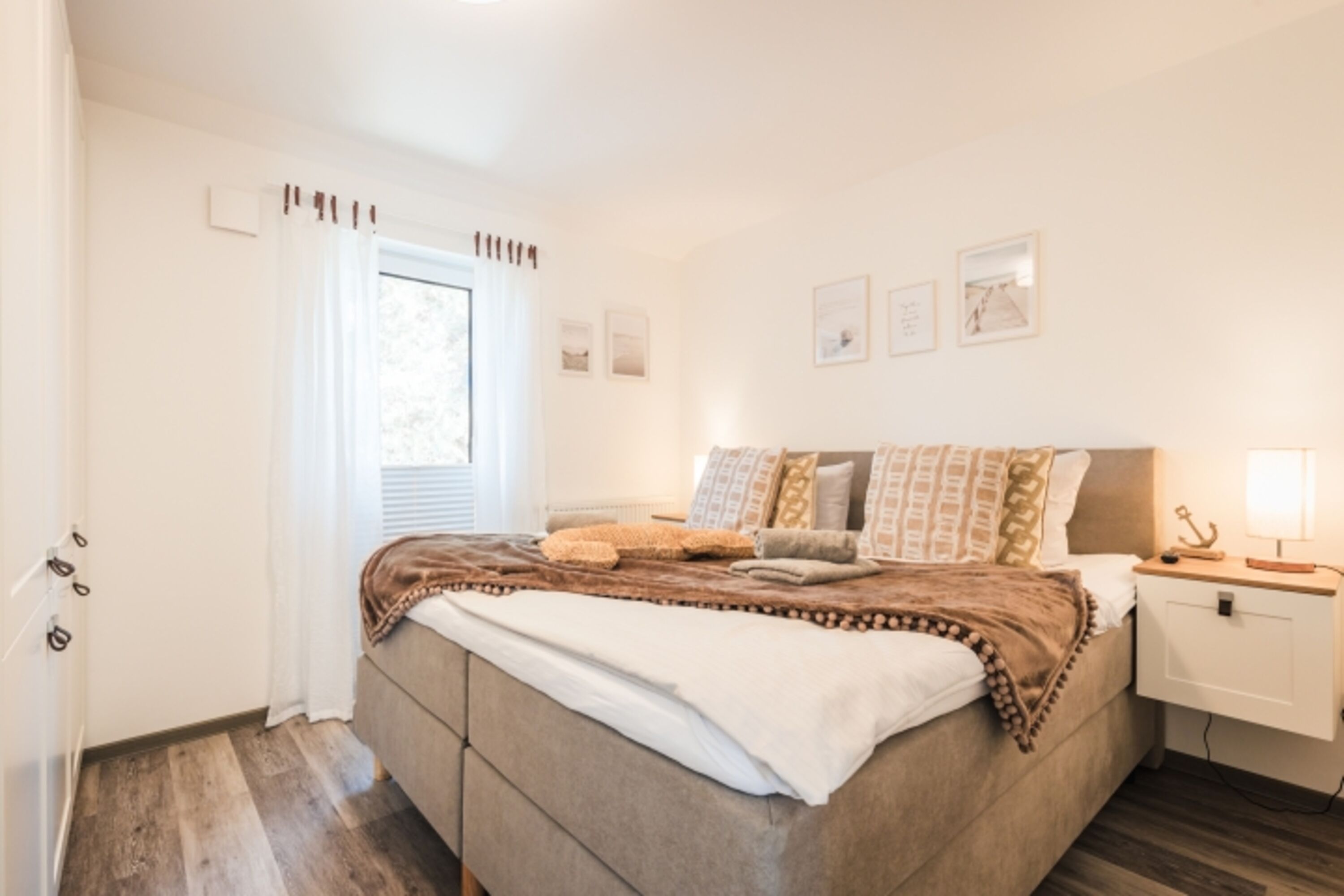 Schlafzimmer 1