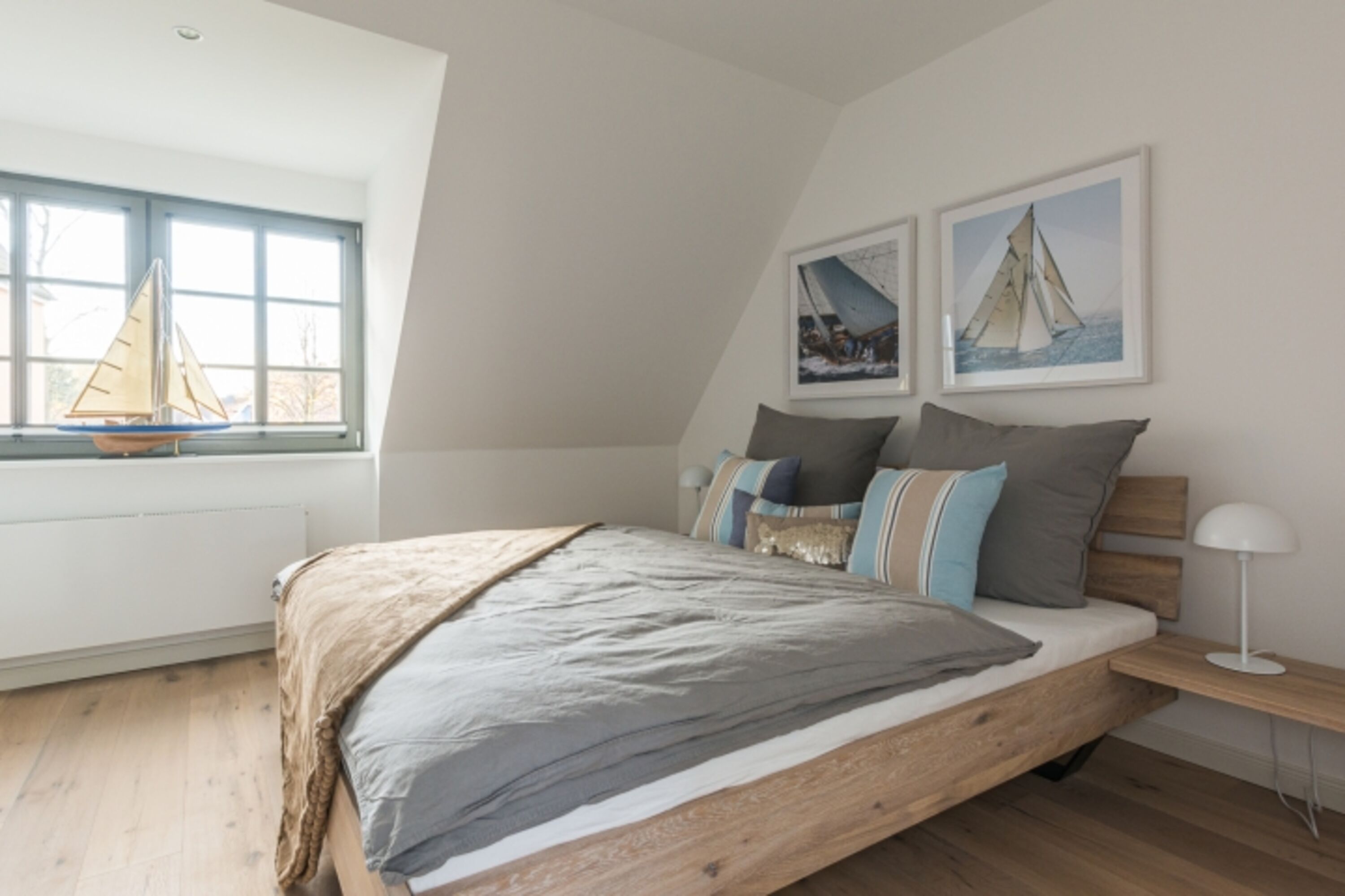 Schlafzimmer 1