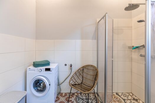 Sophie - Badezimmer mit Waschmaschine 