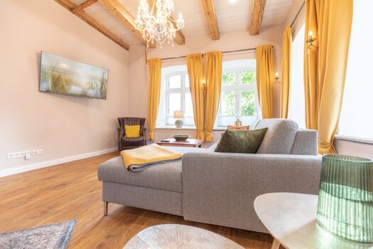 Sophie -  Lichtdurchfluteter Wohnbereich mit Schlafsofa (160x200)