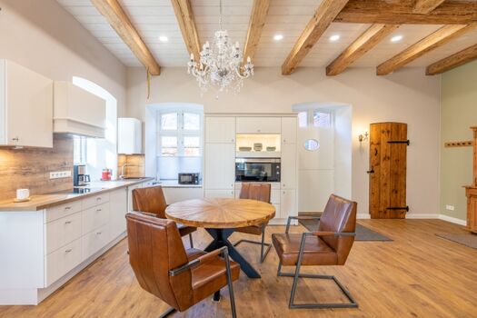 Sophie - Top Moderne Küche mit edlem Esstisch 