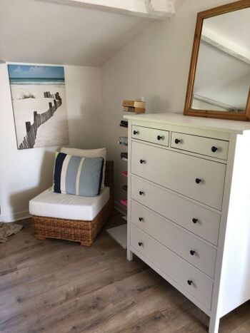 Im Ankleidezimmer gibt es eine Leseecke 