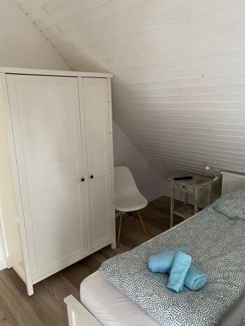 Schlafzimmer OG links