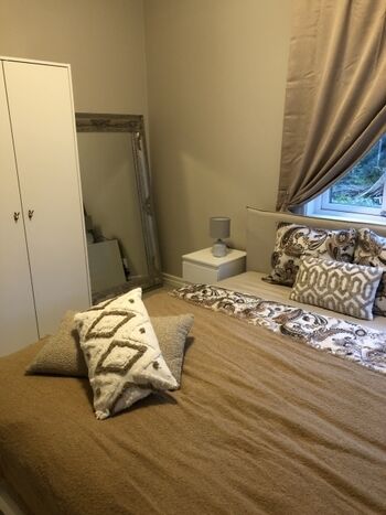 Grosses Schlafzimmer